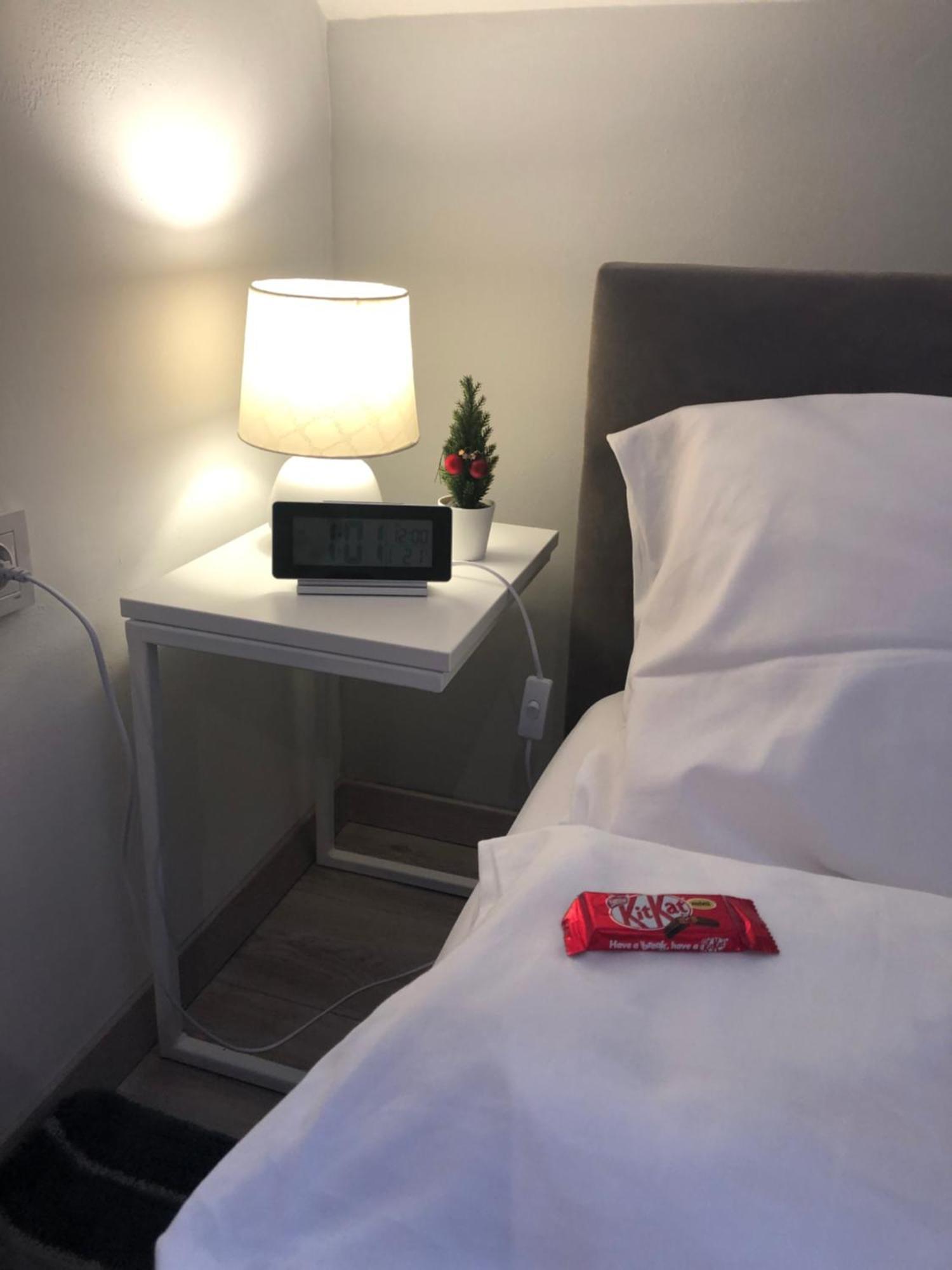 Petite Grey Apartment With Free Private Parking Zagreb Exterior foto